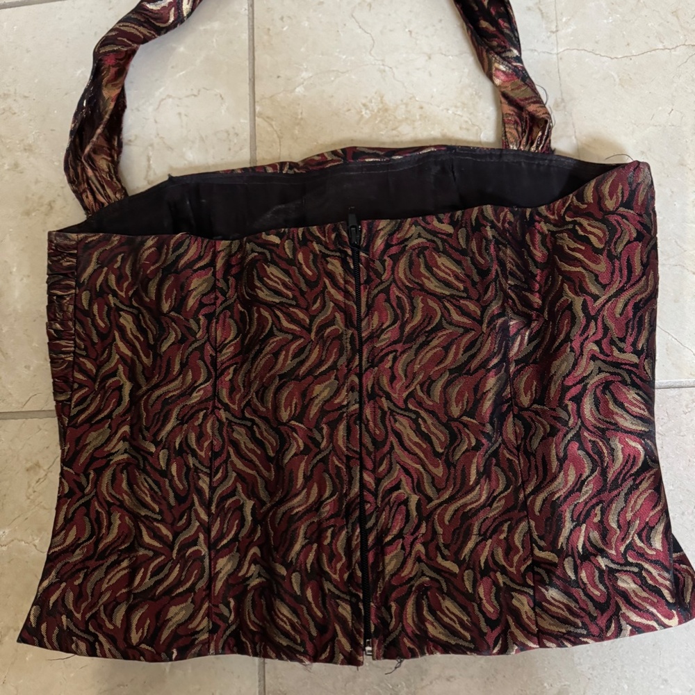 Cachet Top - Picture 2 of 5